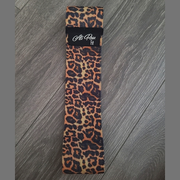 Resistance Band in Brown Cheetah (HEAVY) - Picture 4 of 4